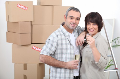 Hackney flat move with removal truck hire